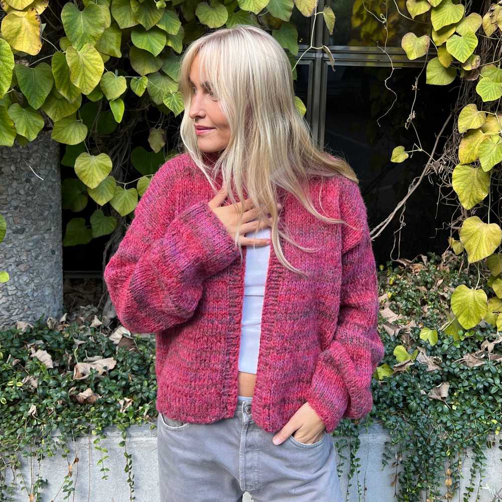 Strikk The look: Øyunn jakke rød