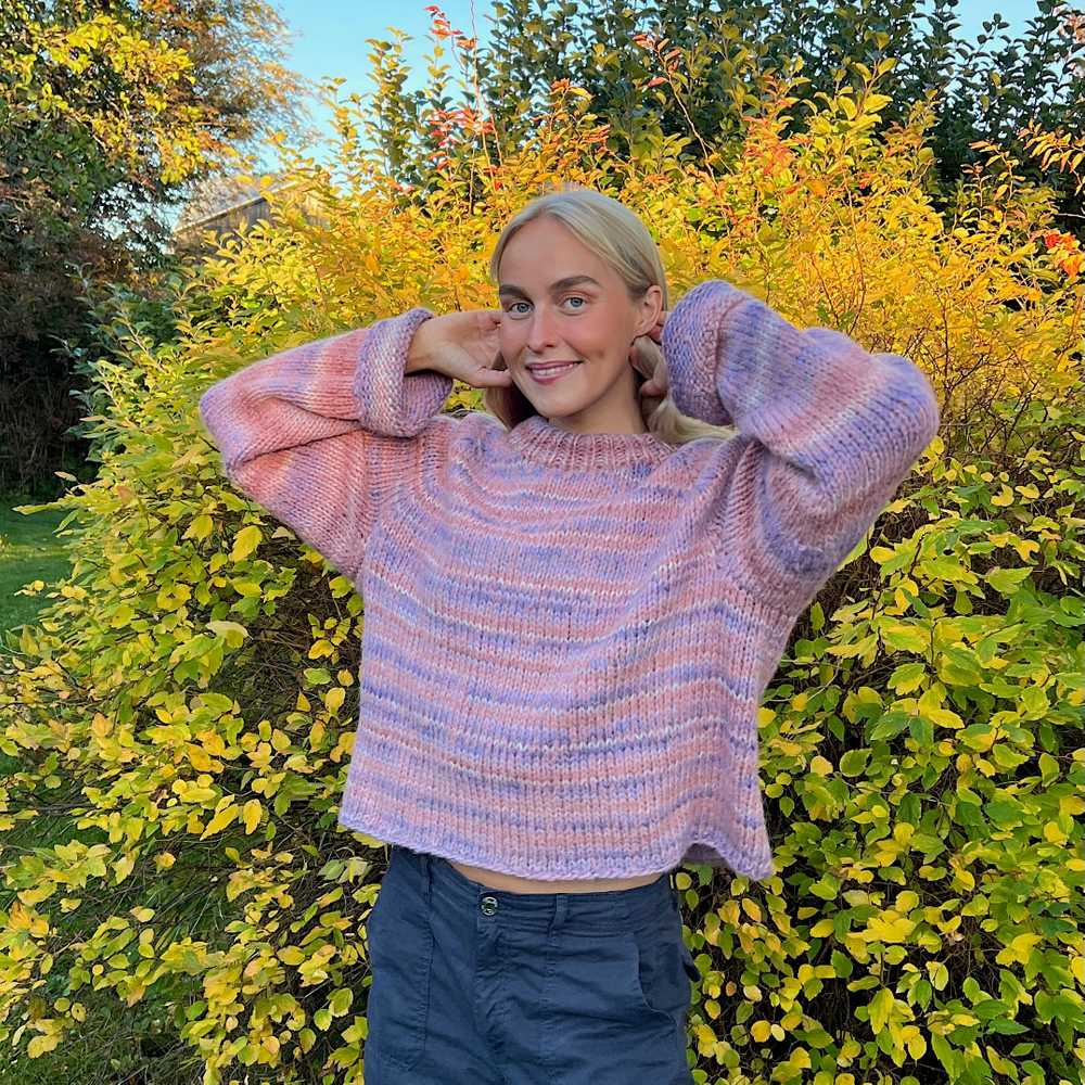 Strikk The Look: Øyunn rosa sløyfe raglan-genser