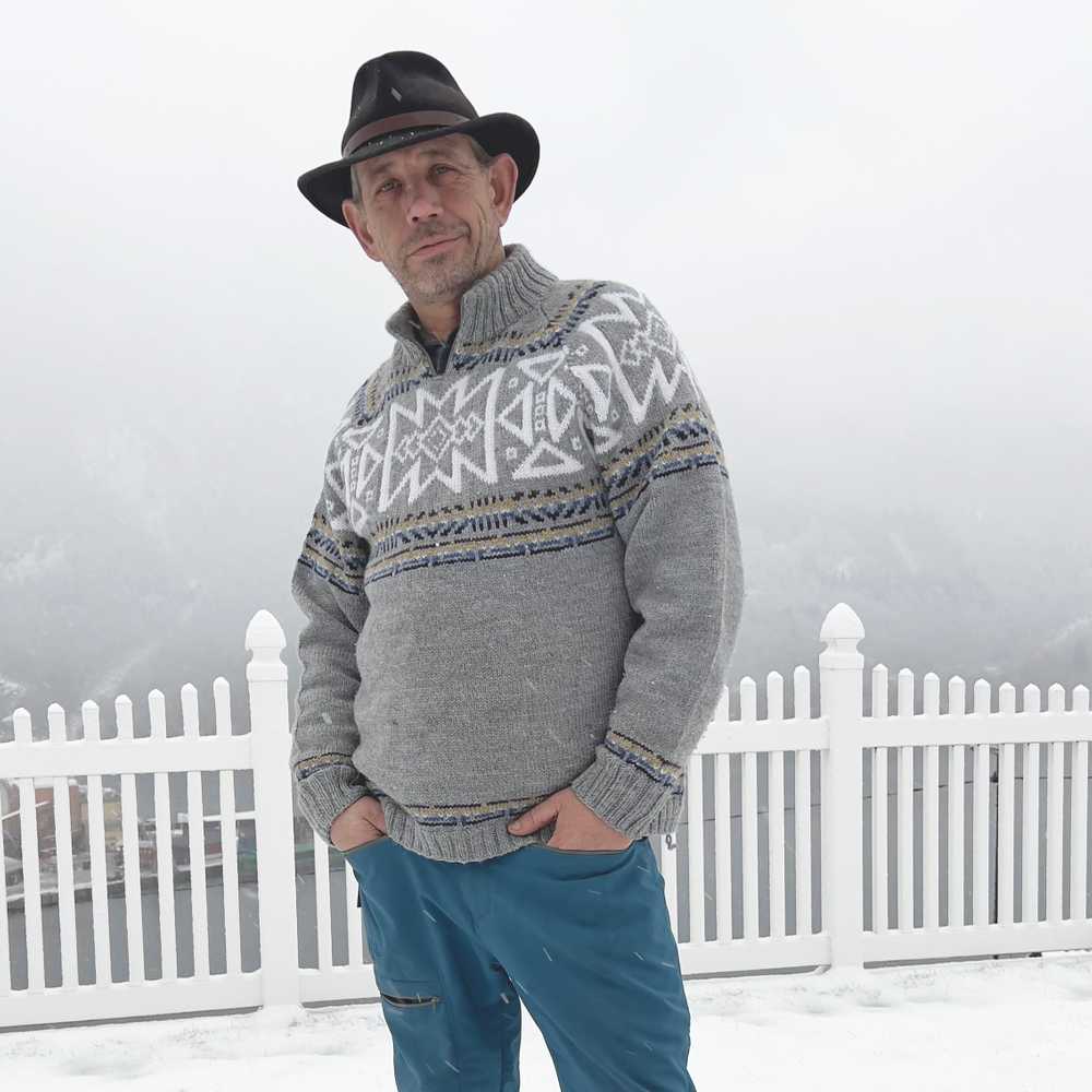 Strikk The Look: Ravn-genser grå