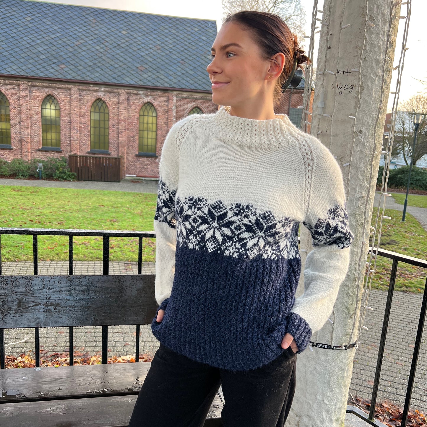 Strikk The Look:  Lysefjord-genser marine