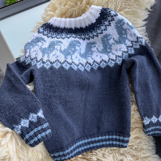 Strikk The Look: Dino-genser jeansblå