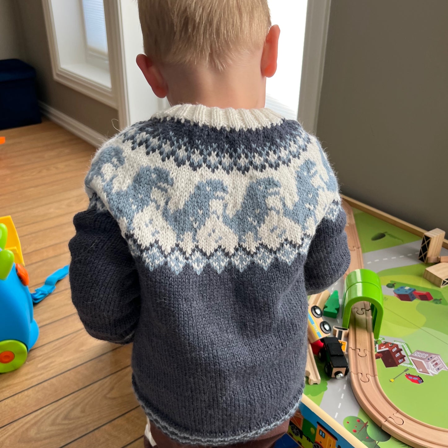 Strikk The Look: Dino-genser jeansblå