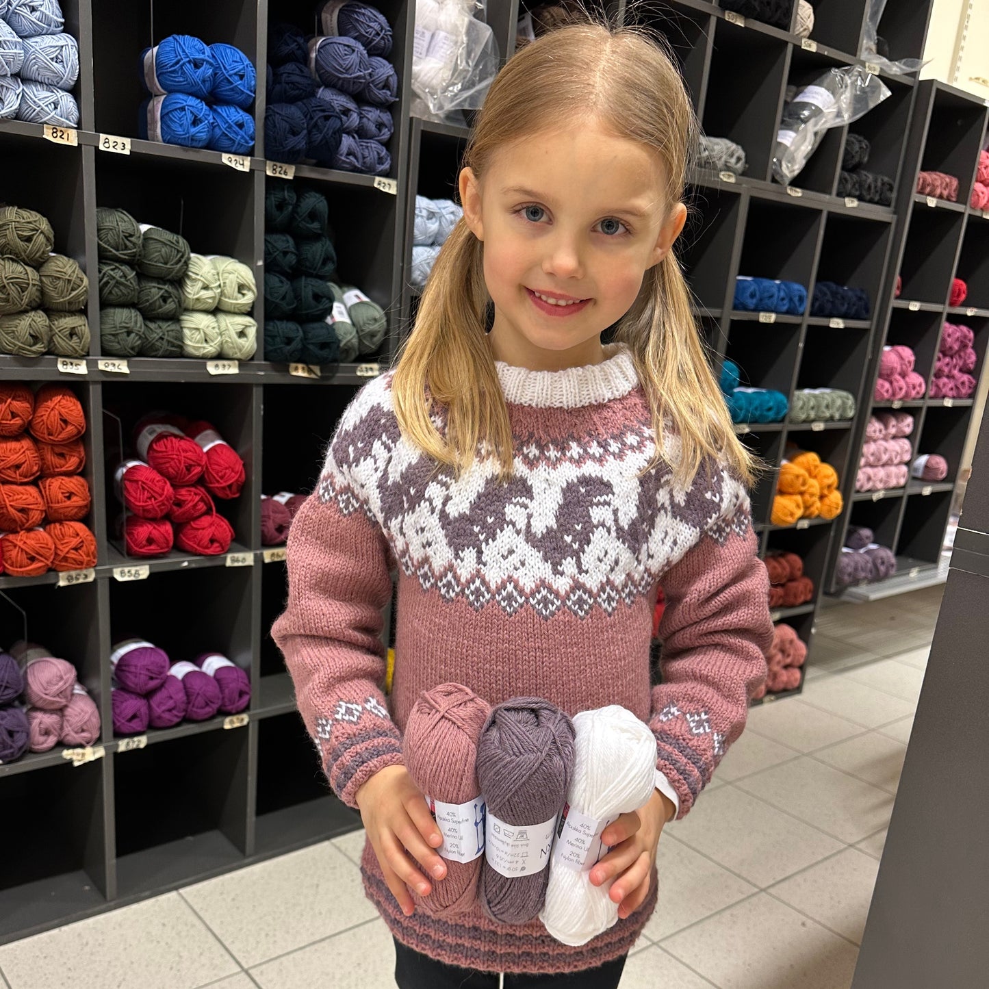 Strikk The look: Dino-genser gammelrosa