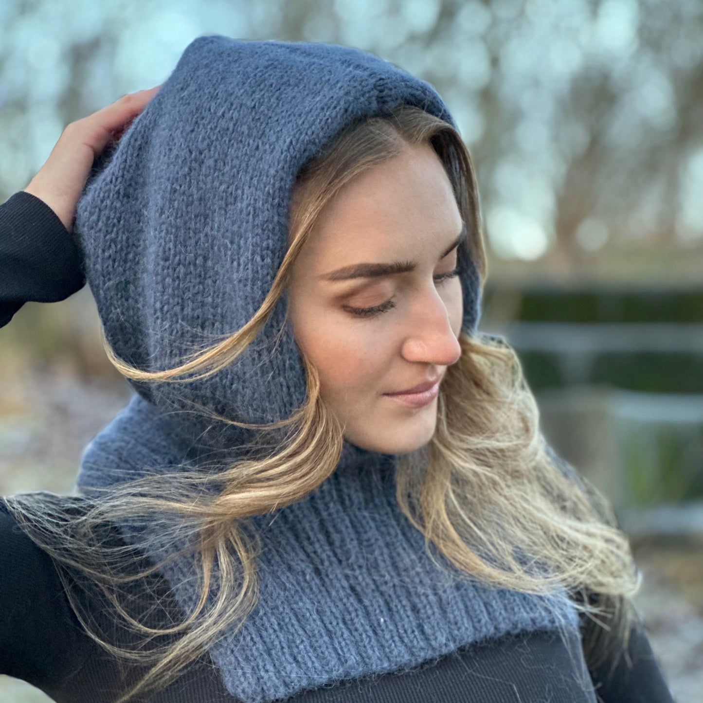 Strikk The Look: Hood-hette jeansblå