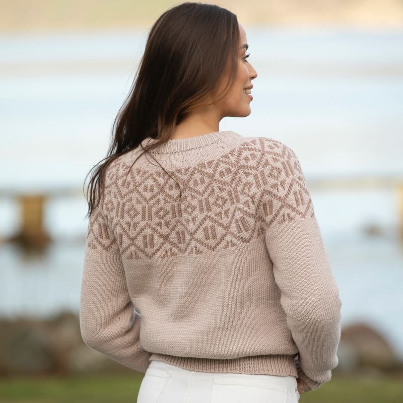 Strikk The Look: Allehånde-genser beige