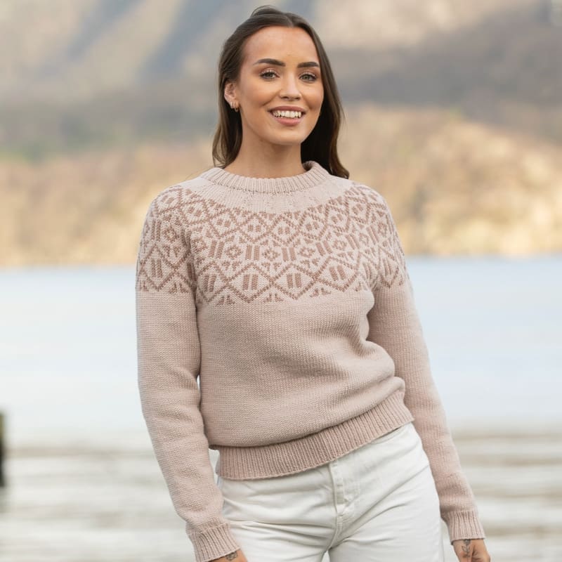 Strikk The Look: Allehånde-genser beige