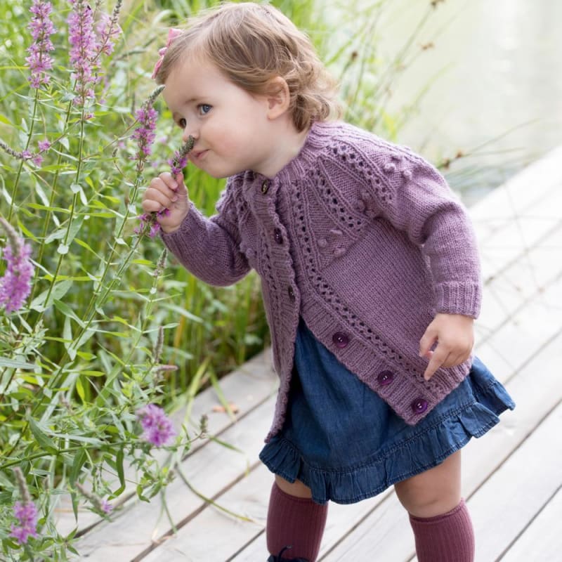 Strikk The Look: Alma-jakke mørk syrin