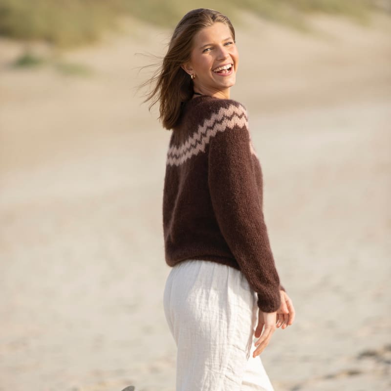 Strikk The Look: Amadin-genser mørk brun