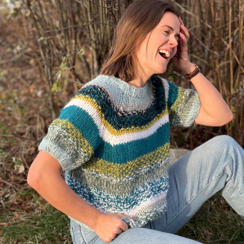 Strikk The Look: Anki-genser med kort erme lys petrol