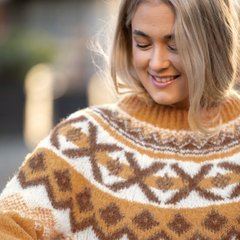 Strikk The Look: Aprilia-genser gul melert (rundfelling)