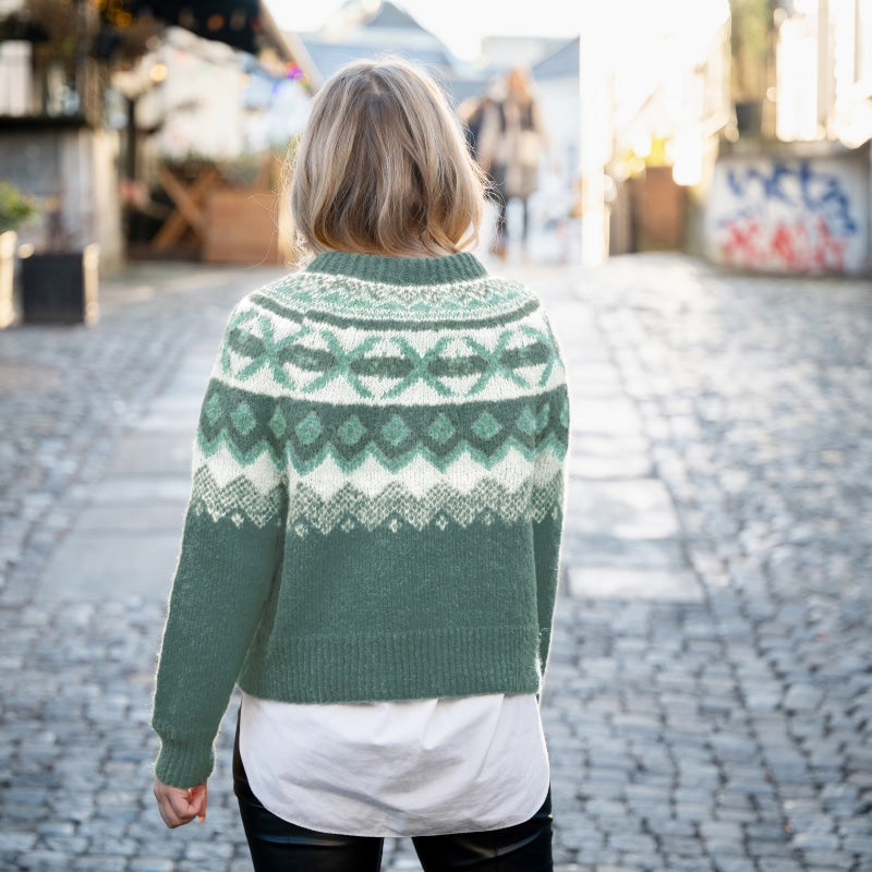 Strikk The Look: Aprilia-genser grågrønn rundfelling