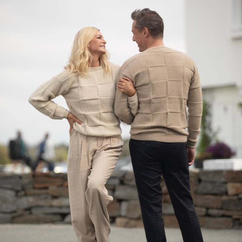 Strikk The Look: Bond-genser lys beige