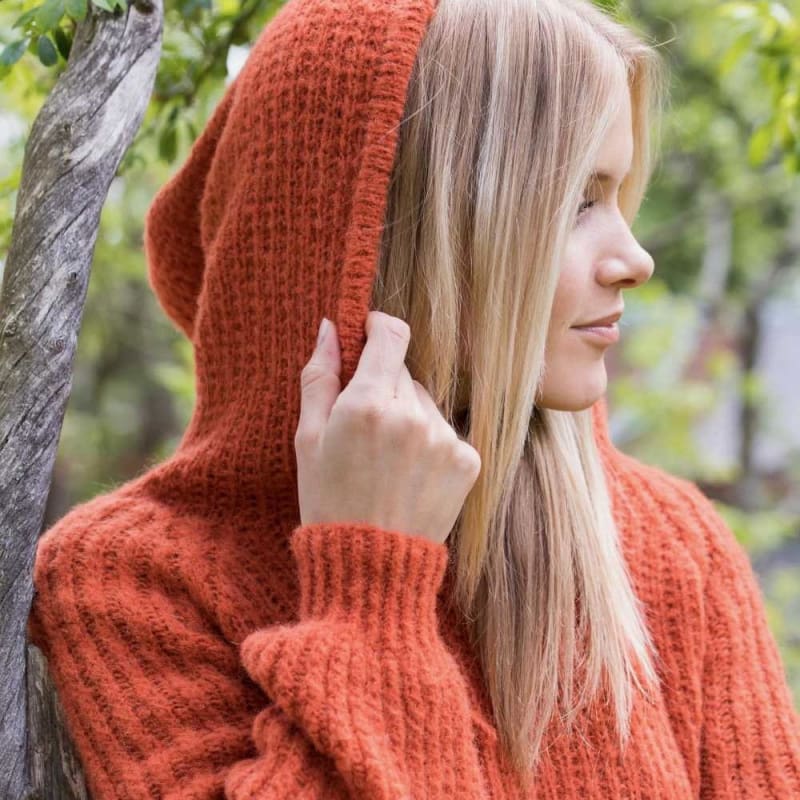 Strikk The Look: Carin-hettegenser brent oransje