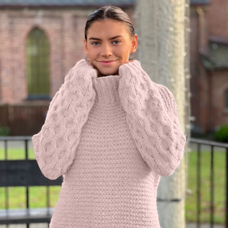 Strikk The Look: Chunky dream-genser lang pudderrosa