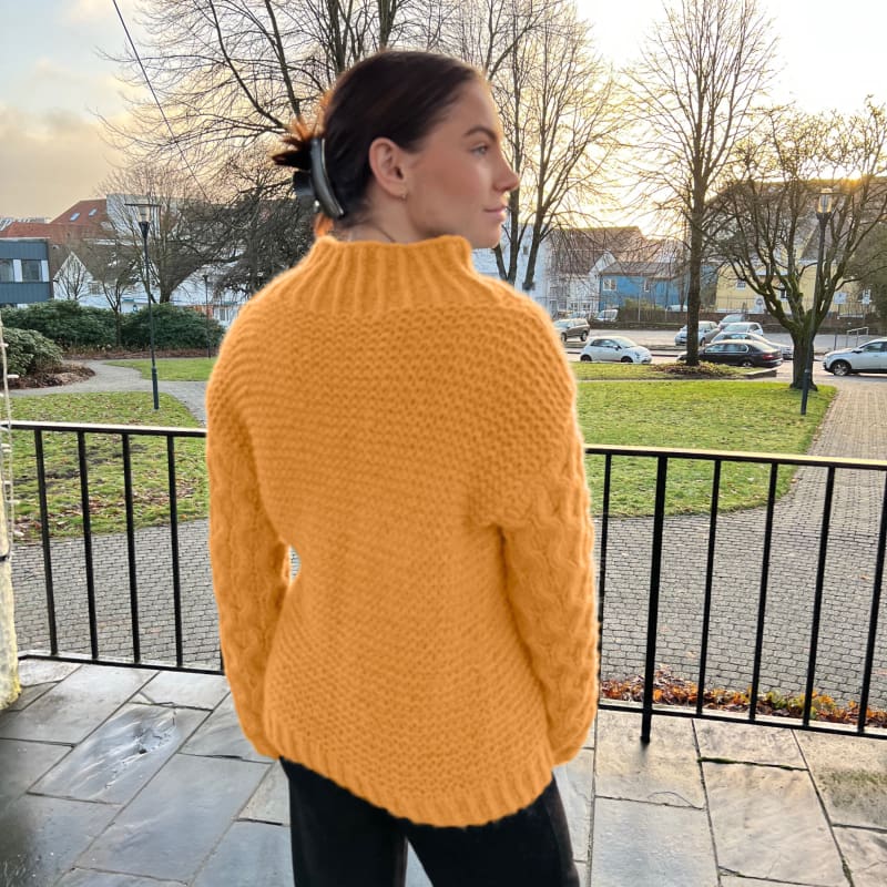 Strikk The Look: Chunky dream-genser okergul