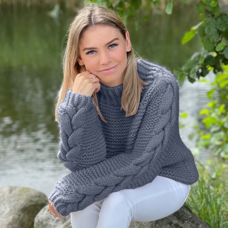 Strikk The Look: Chunky- flettegenser marine