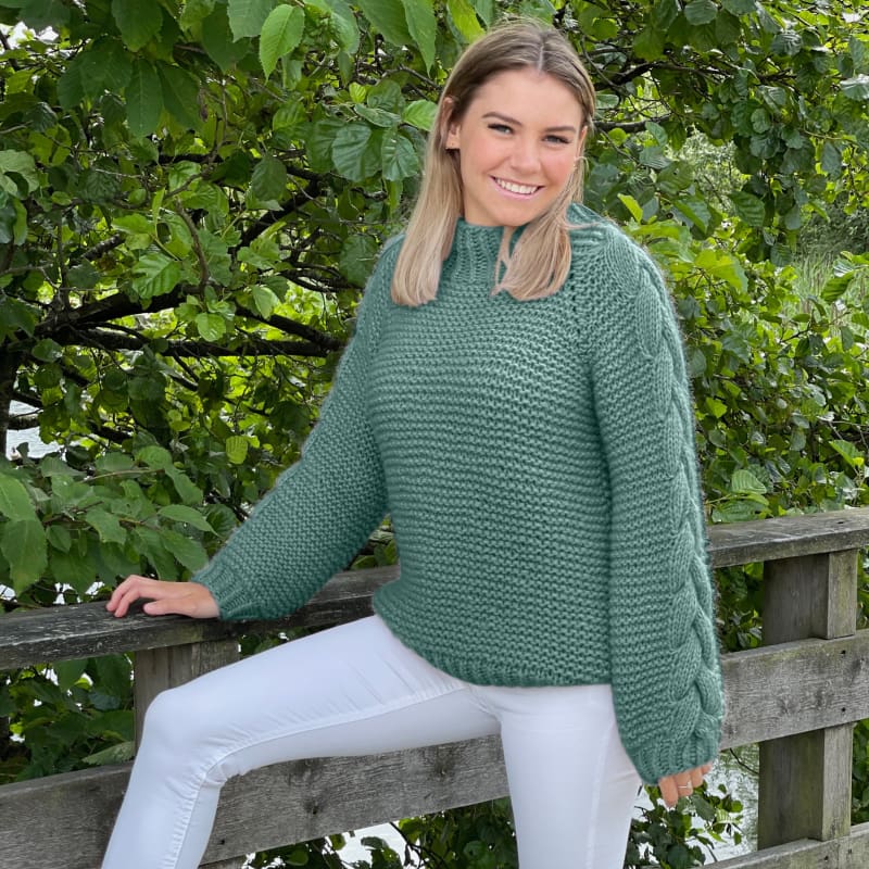 Strikk The Look: Chunky- flettegenser petrol