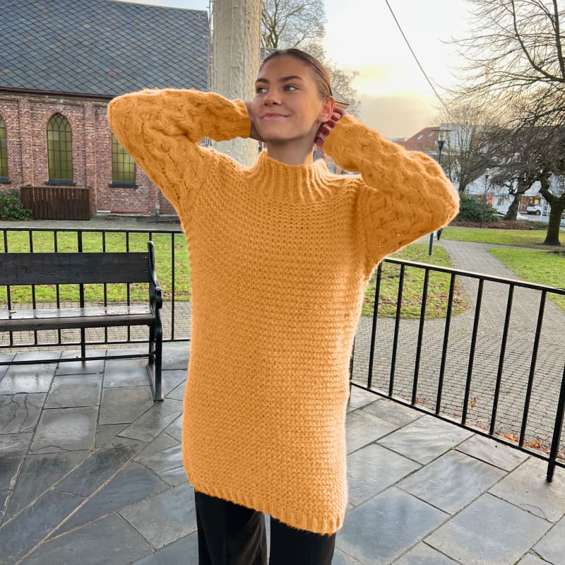 Strikk The Look: Chunky-dream genser lang okergul