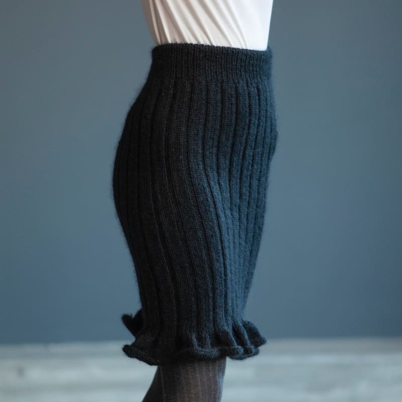 Strikk The Look: Coco-genser og skjørt svart