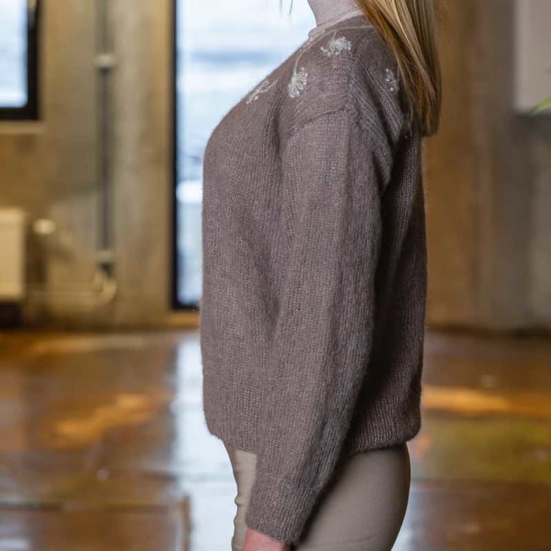 Strikk The Look: Dogg-jakke gråbeige