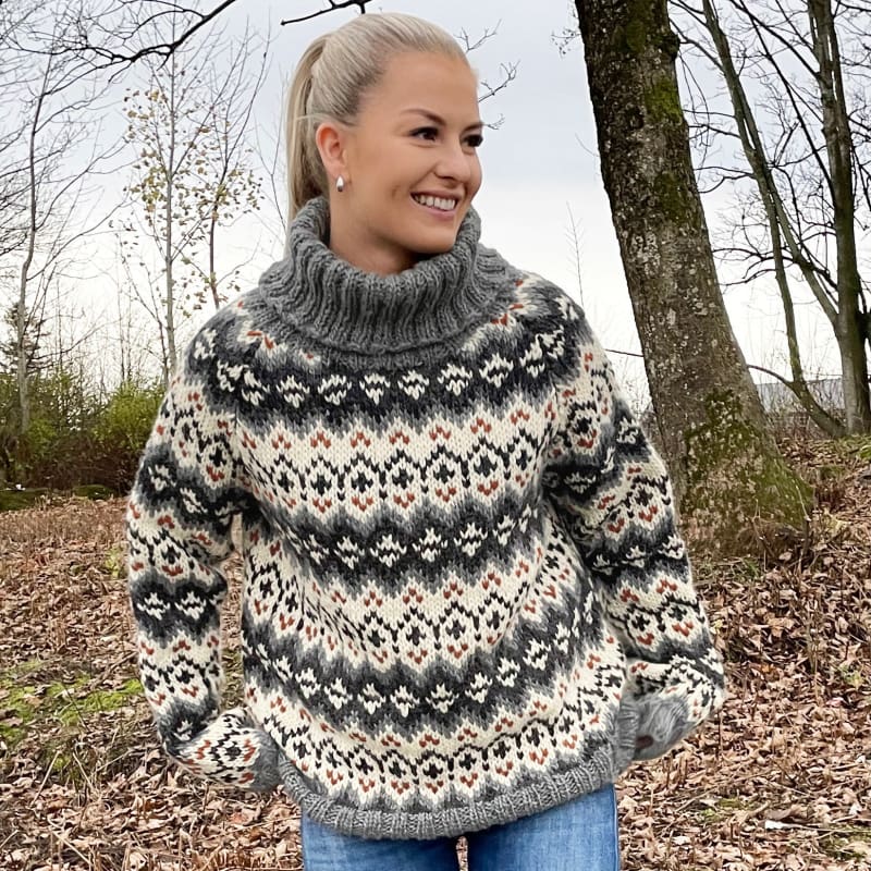 Strikk the Look: Drifa-genser dame grå/varm brun
