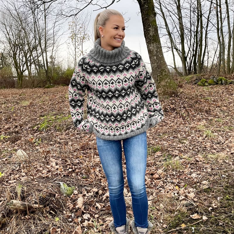 Strikk The Look: Drifa-genser dame lys grå/ rosa