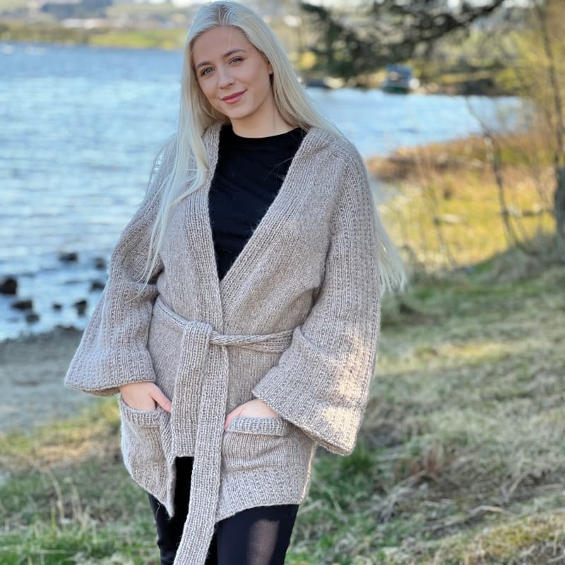 Strikk The Look: Elin-jakke beige