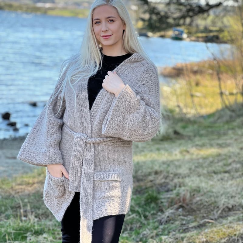 Strikk The Look: Elin-jakke beige