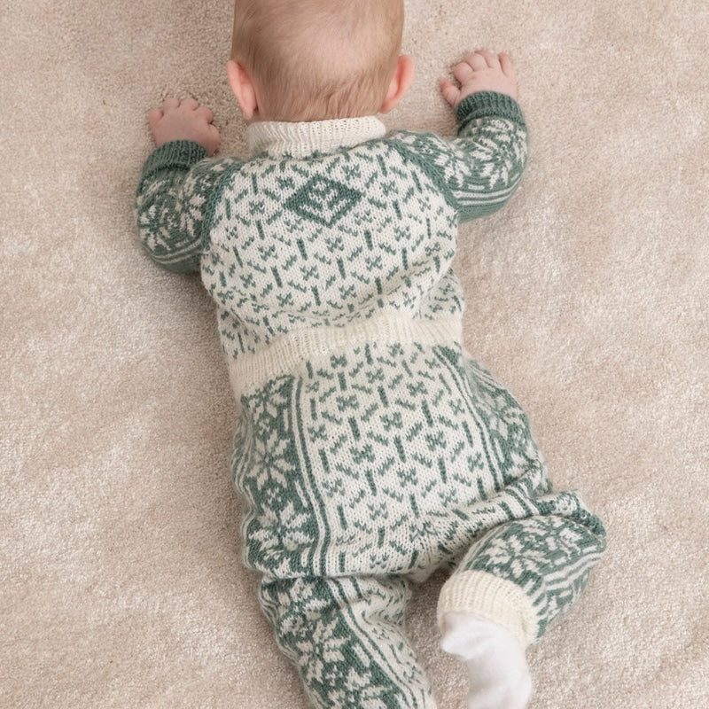 Strikk The Look: Ellinor- dress hvit/grågrønn