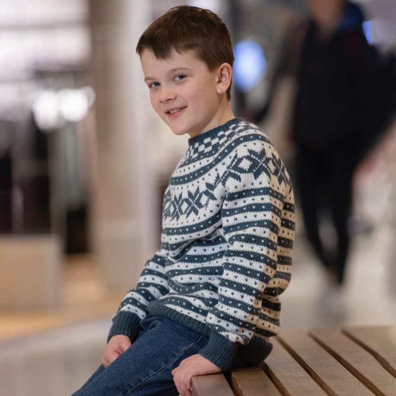 Strikk The Look: Fana-genser petrol