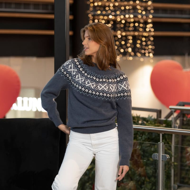 Strikk The Look: Geilo-genser jeansblå