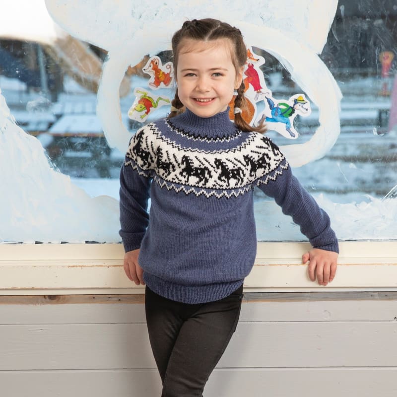 Strikk The Look: Hest-genser jeansblå