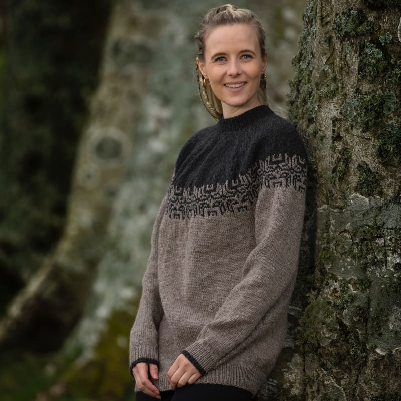 Strikk The Look: Hod-genser grå/koks