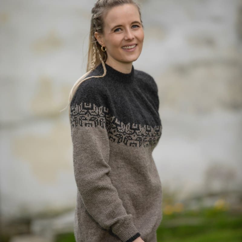 Strikk The Look: Hod-genser grå/koks