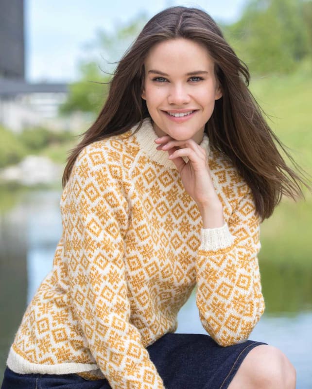 Strikk The Look: Katla-genser natur/varm gul