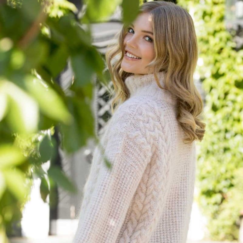 Strikk The Look: Kia-genser lys beige