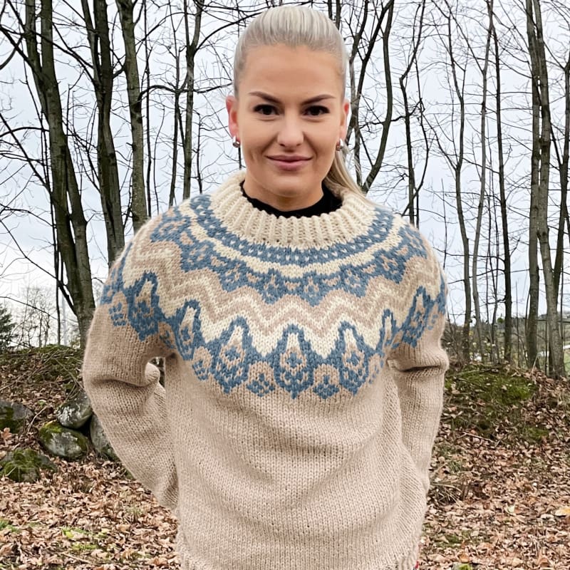 Strikk The Look: Klaki-genser beige/jeansblå