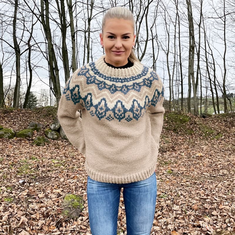 Strikk The Look: Klaki-genser beige/denim