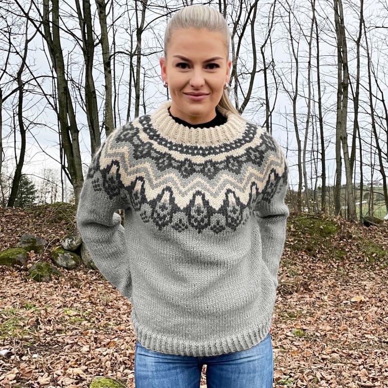 Strikk The Look: Klaki-genser lys grå