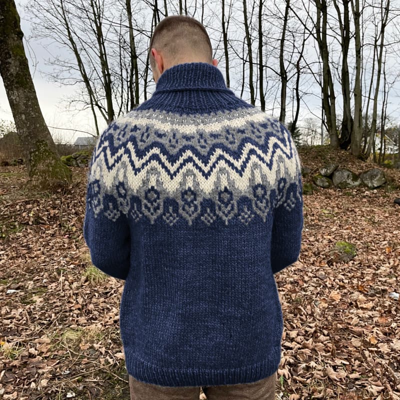 Strikk The Look: Klaki-genser marine
