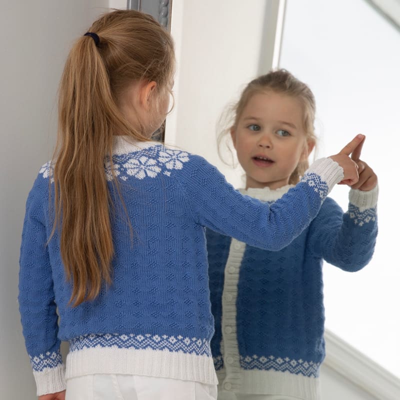 Strikk The Look: Lydia-jakke barn kongeblå