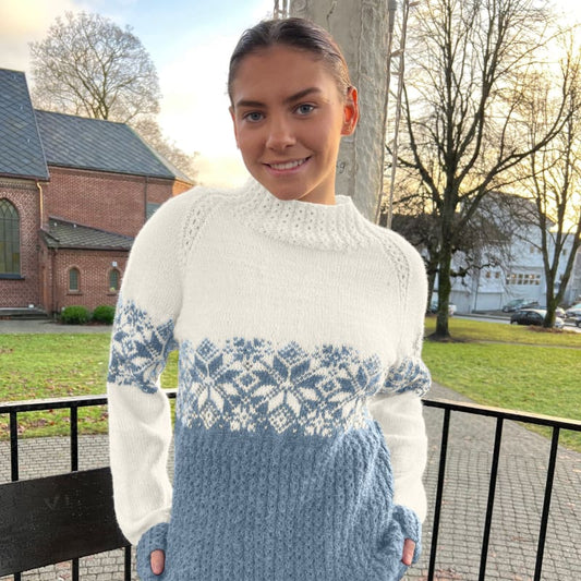 Strikk The Look:  Lysefjord-genser lys denim