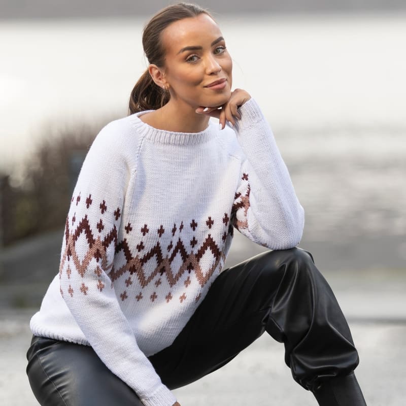 Strikk The look: Masala-genser hvit Katalog