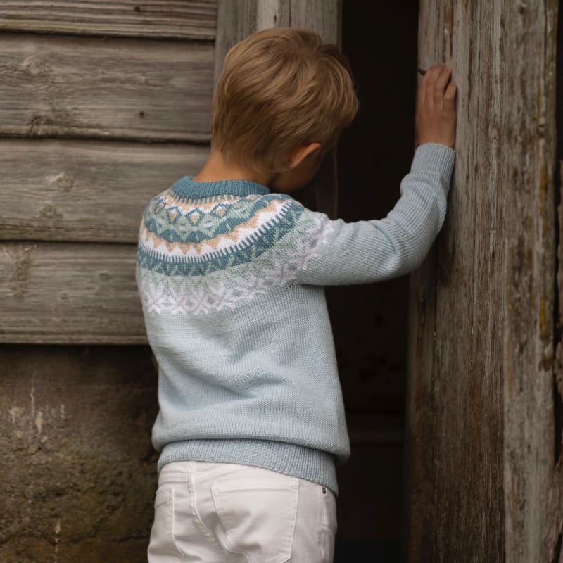 Strikk The Look: Nova-genser barn lys blå