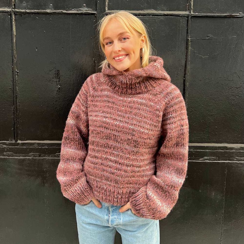 Strikk The Look: Øyunn balaklava-genser brunrød