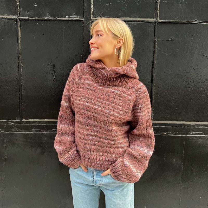 Strikk The Look: Øyunn balaklava-genser brunrød