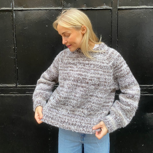 Strikk The Look: Øyunn-genser brun/hvit