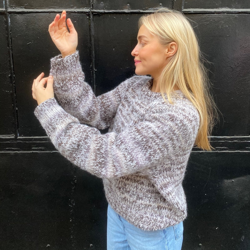 Strikk The Look: Øyunn-genser brun/hvit