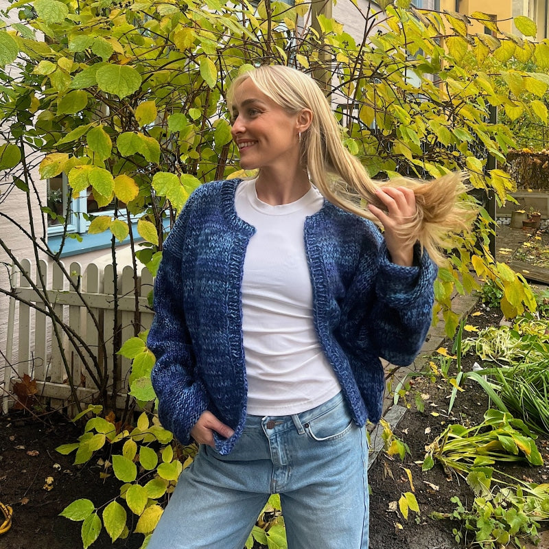 Strikk The Look: Øyunn jakke blå/marine