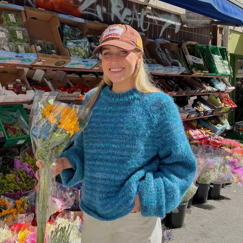 Strikk The Look: Øyunn raglan-genser blå